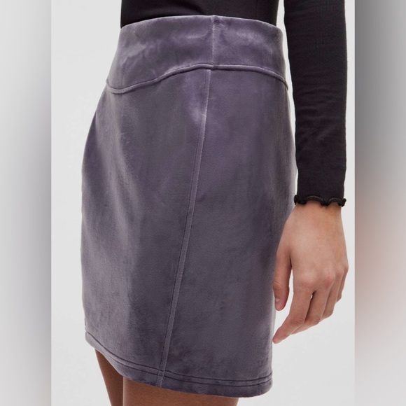 lululemon athletica Dresses & Skirts - NWT Lululemon Scuba High-Rise Mini Skirt *Velvet- Nightfall/ Size Small